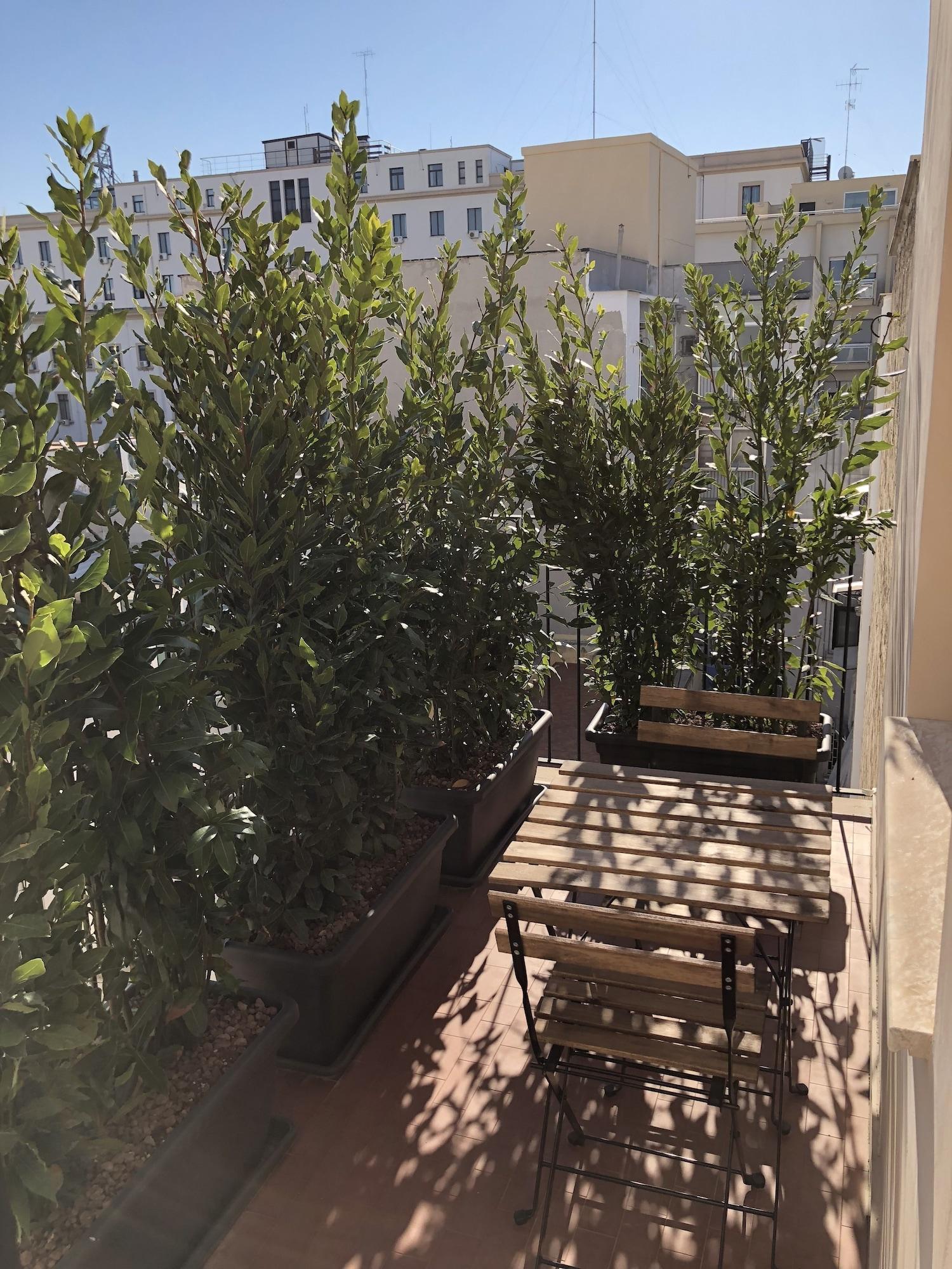 200 Rooms & Terrace Бари Екстериор снимка