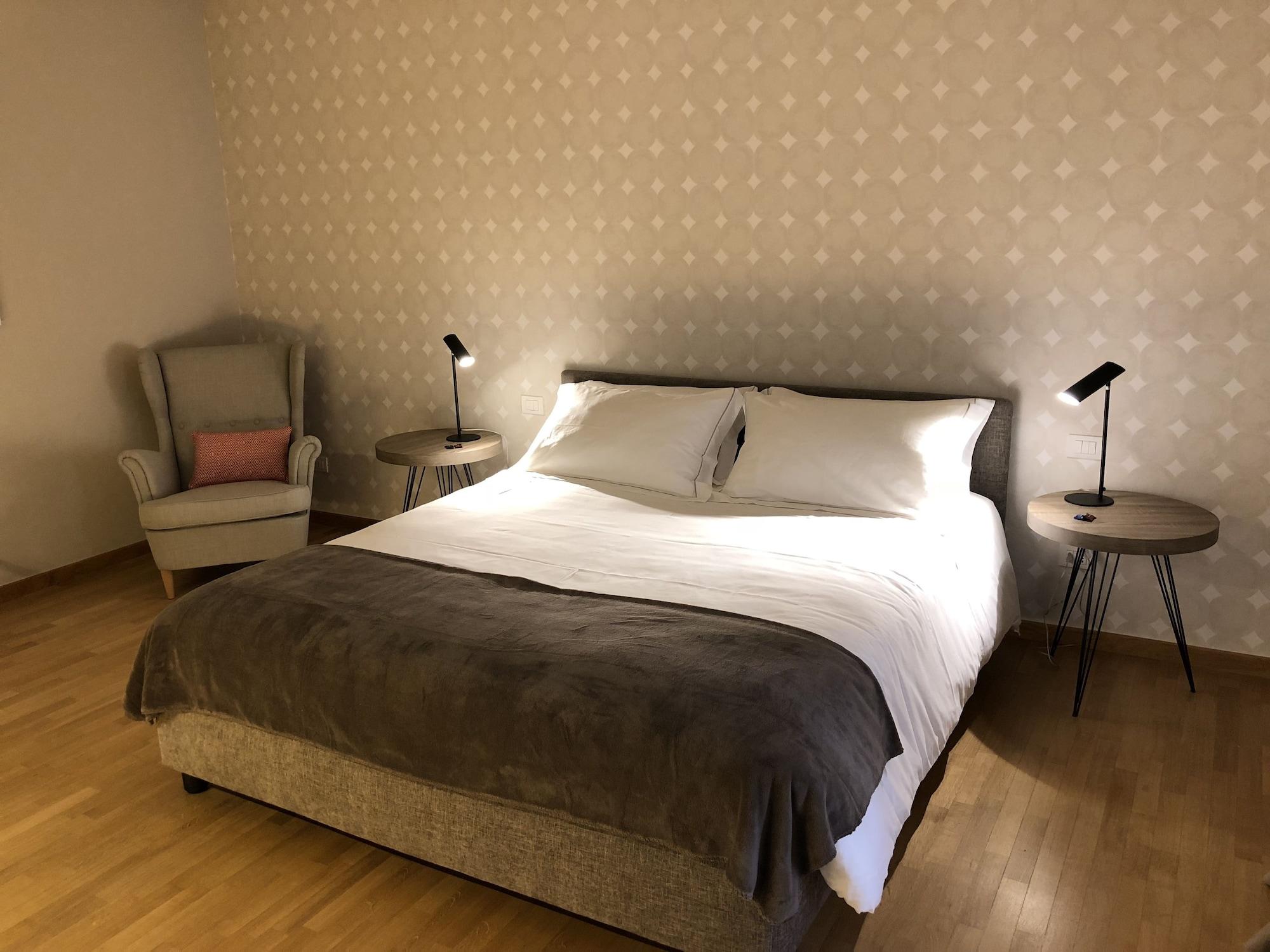 200 Rooms & Terrace Бари Екстериор снимка