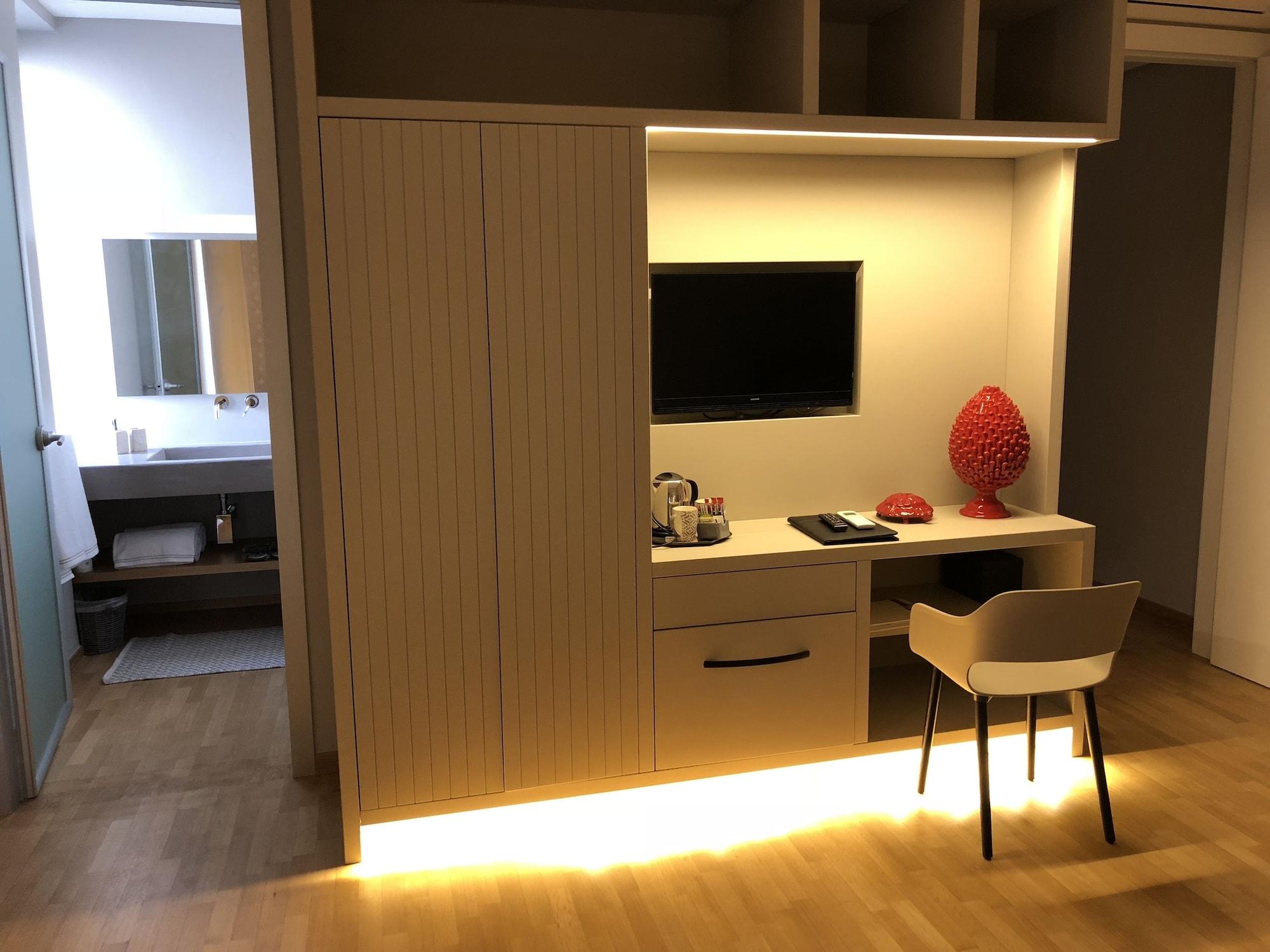 200 Rooms & Terrace Бари Екстериор снимка