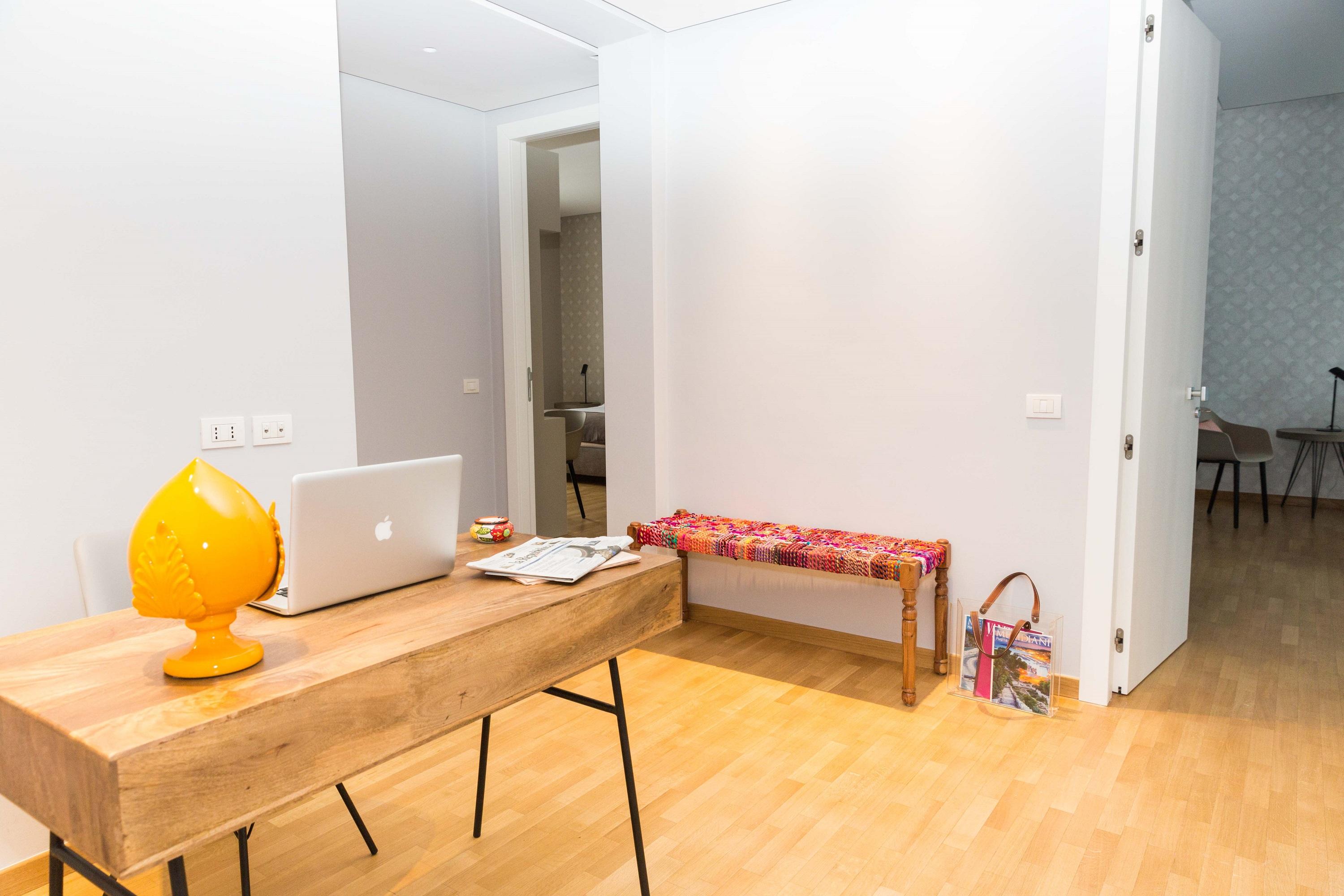200 Rooms & Terrace Бари Екстериор снимка